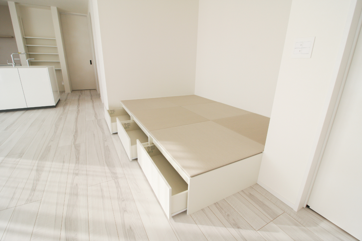 優しい色味の内装が魅力！ガレージつきの平屋のお家