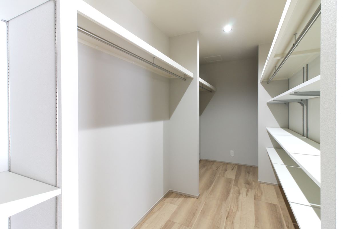 無駄のないゾーニングが美しい、洗練された住まい