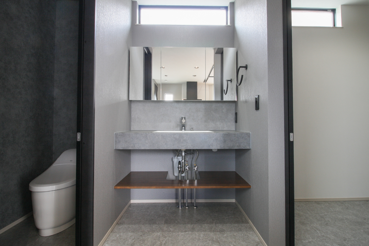 無駄のないゾーニングが美しい、洗練された住まい